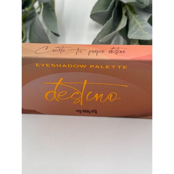 Destino Eyeshadow Palette New in Box - Picture 3 of 10